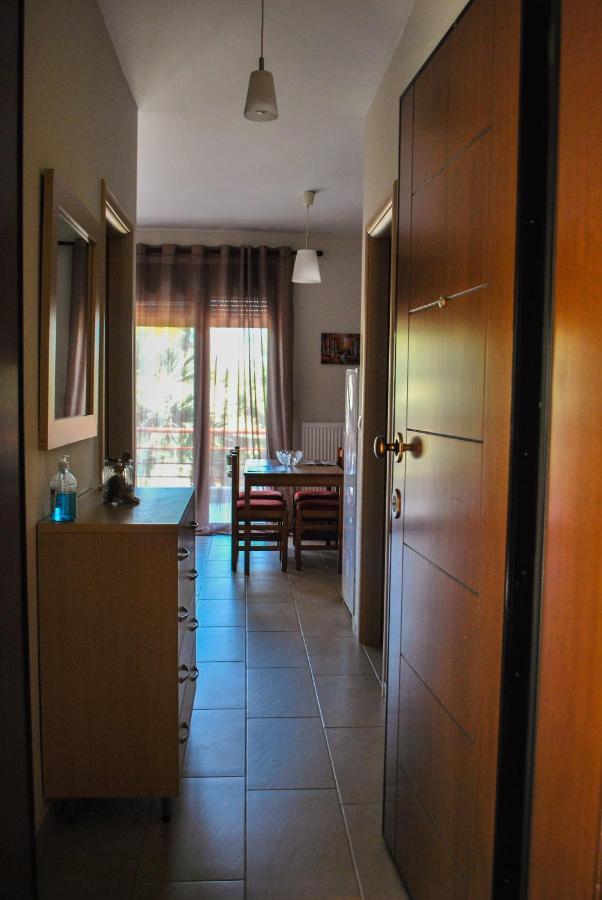 Canal Luxury Apartments Néa Poteídaia Eksteriør bilde