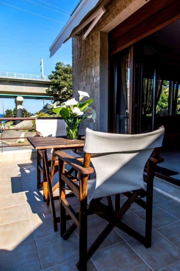 Canal Luxury Apartments Néa Poteídaia Eksteriør bilde