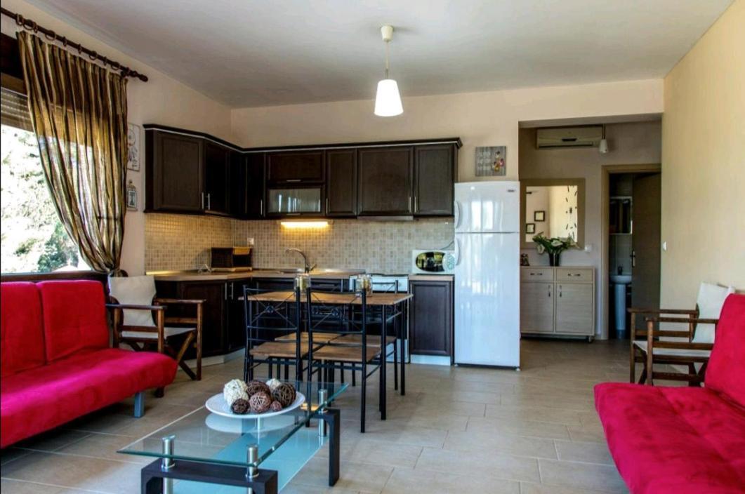 Canal Luxury Apartments Néa Poteídaia Eksteriør bilde