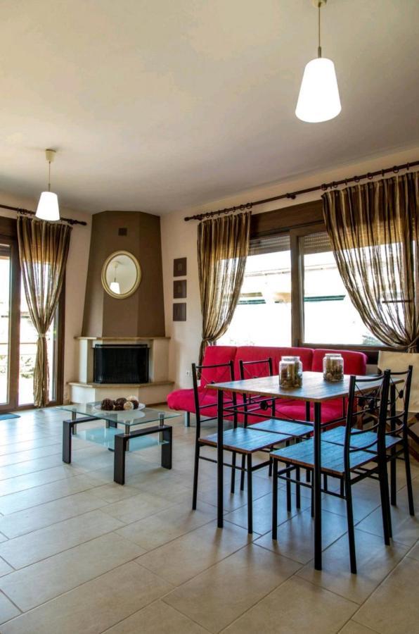Canal Luxury Apartments Néa Poteídaia Eksteriør bilde