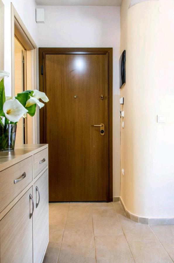 Canal Luxury Apartments Néa Poteídaia Eksteriør bilde