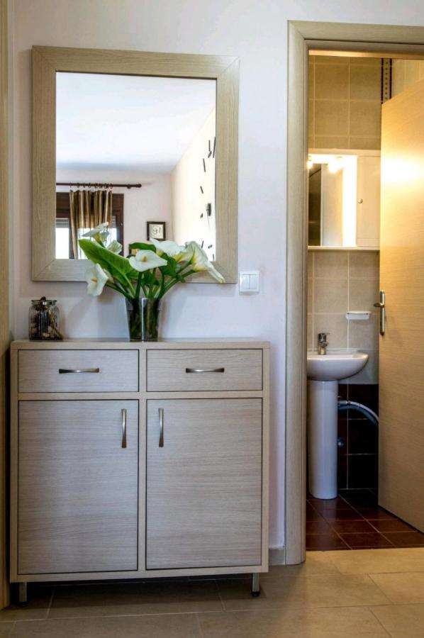 Canal Luxury Apartments Néa Poteídaia Eksteriør bilde