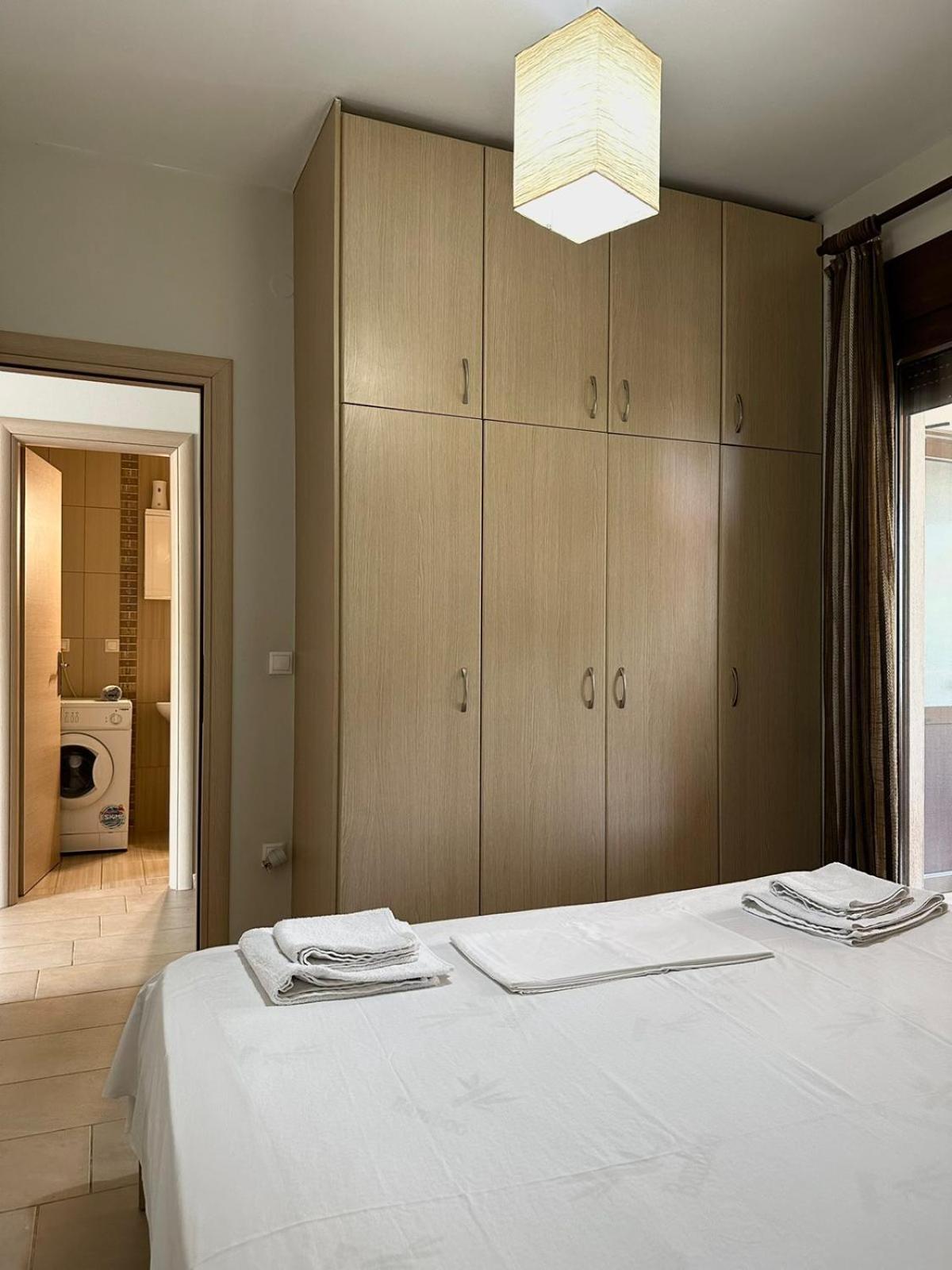 Canal Luxury Apartments Néa Poteídaia Eksteriør bilde